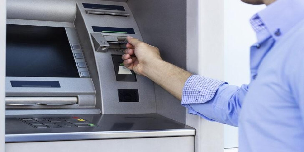 Banka Duyuru Yaptı! ATM Kullananlar Kartıyla Para Çekemeyecek!